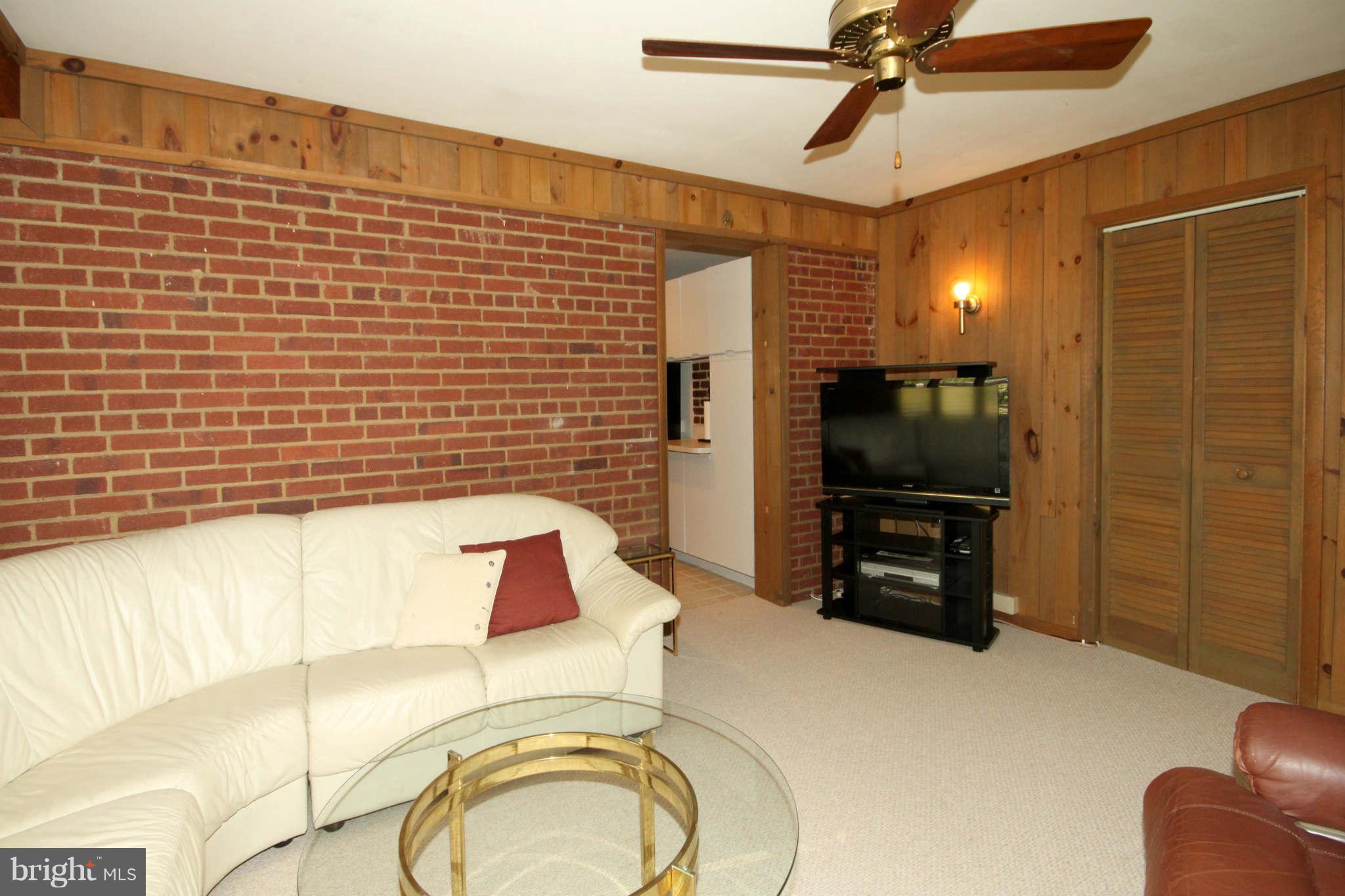 5500 Blacksburg Road Springfield, VA 22151 - Photo 14 of 26 Family Room