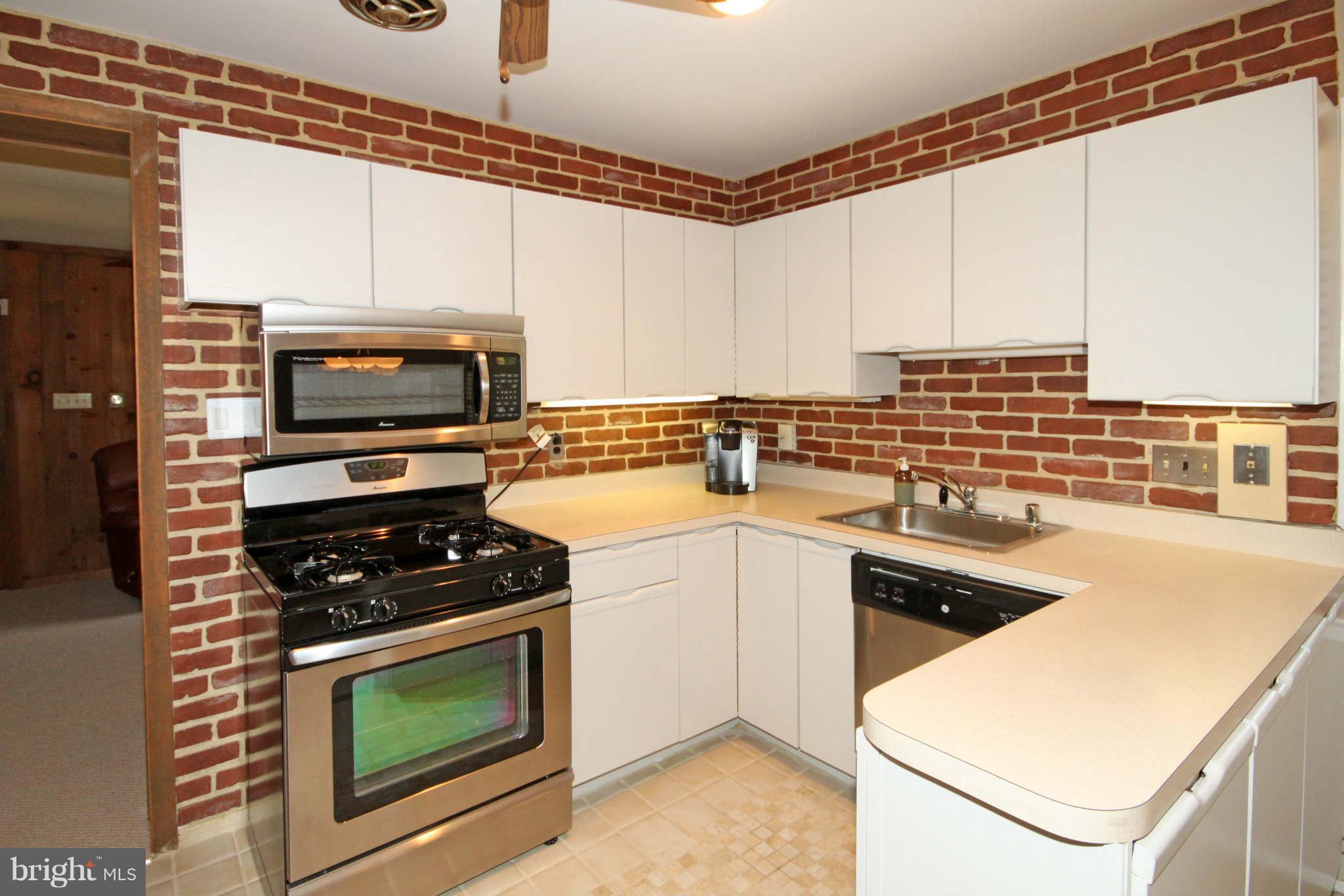 5500 Blacksburg Road Springfield, VA 22151 - Photo 8 of 26 Kitchen