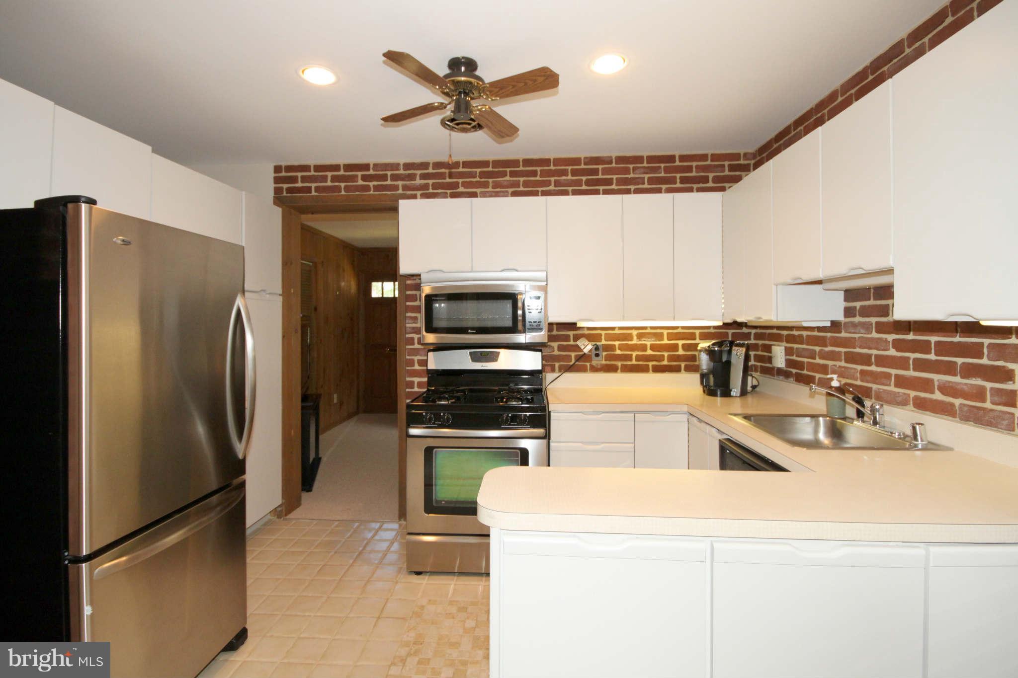 5500 Blacksburg Road Springfield, VA 22151 - Photo 10 of 26 Kitchen