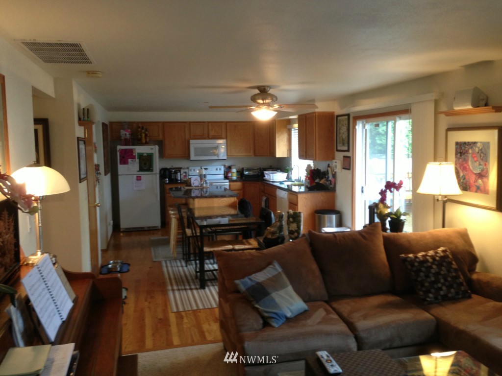 4003 Northeast 18th Street Renton, WA 98056 - Photo 2 of 15