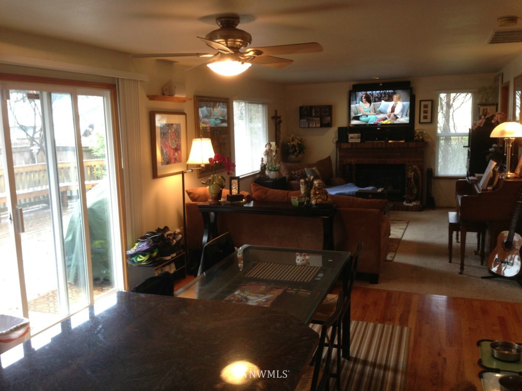4003 Northeast 18th Street Renton, WA 98056 - Photo 3 of 15