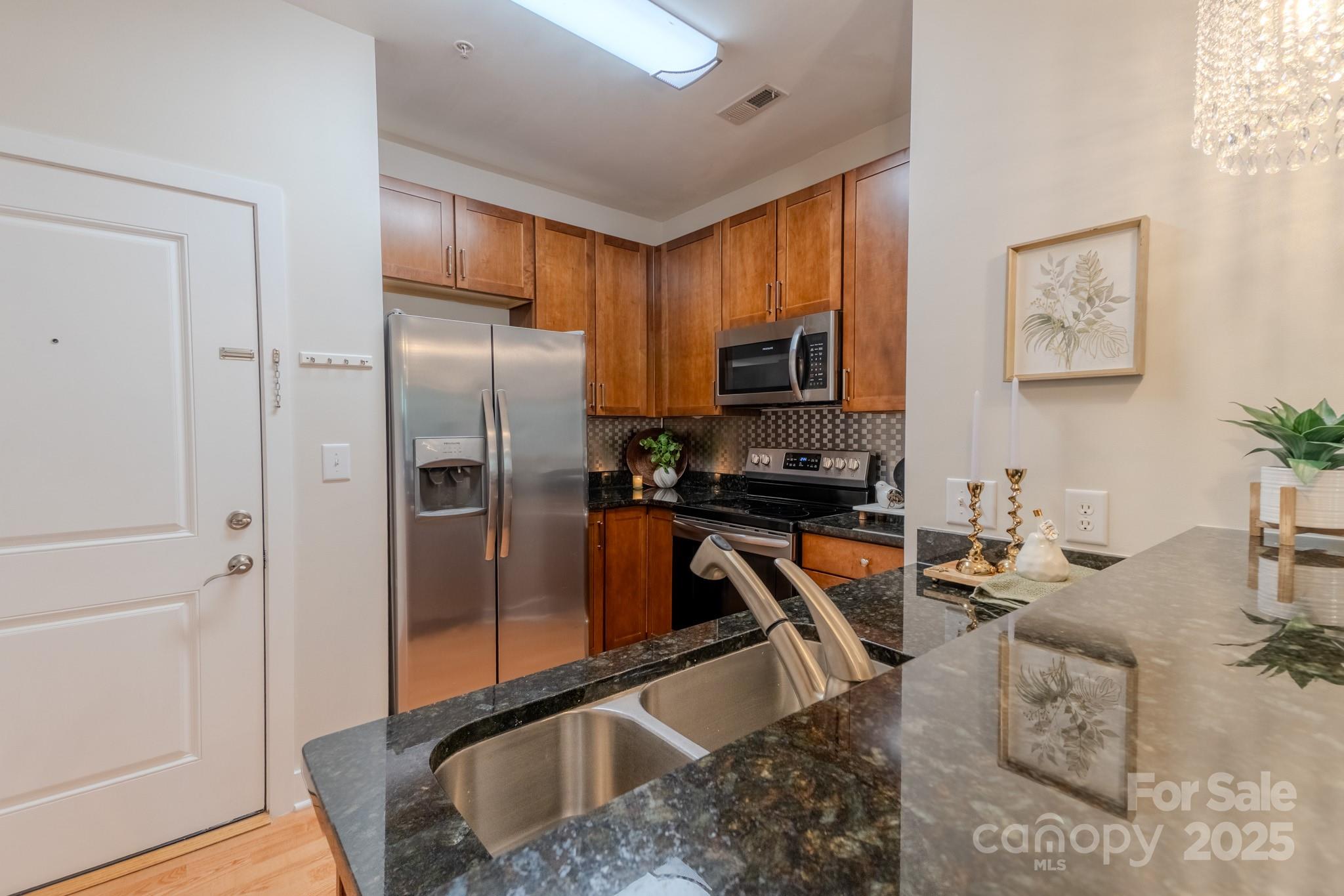 630 Calvert Street, Unit 1110 Charlotte, NC 28208 - Photo 7 of 28