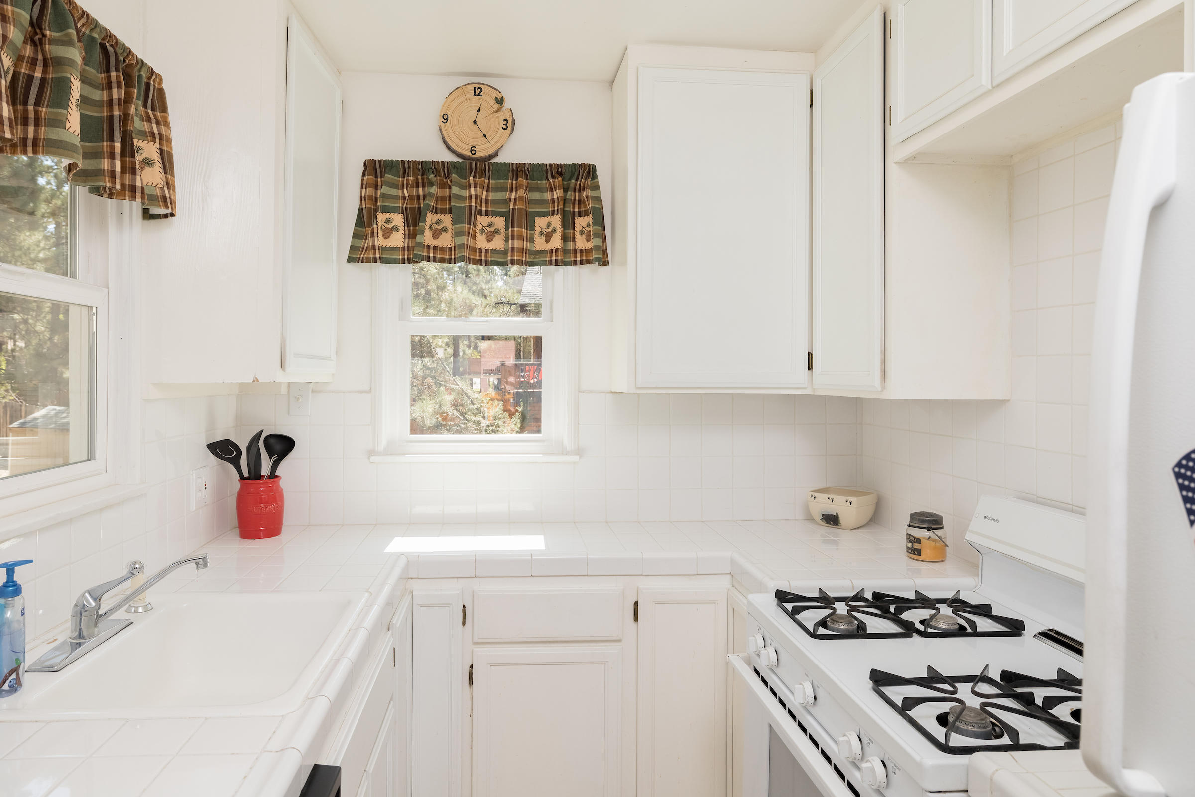 195 Elgin Road Big Bear Lake, CA 92315 - Photo 7 of 30 IMG_1870