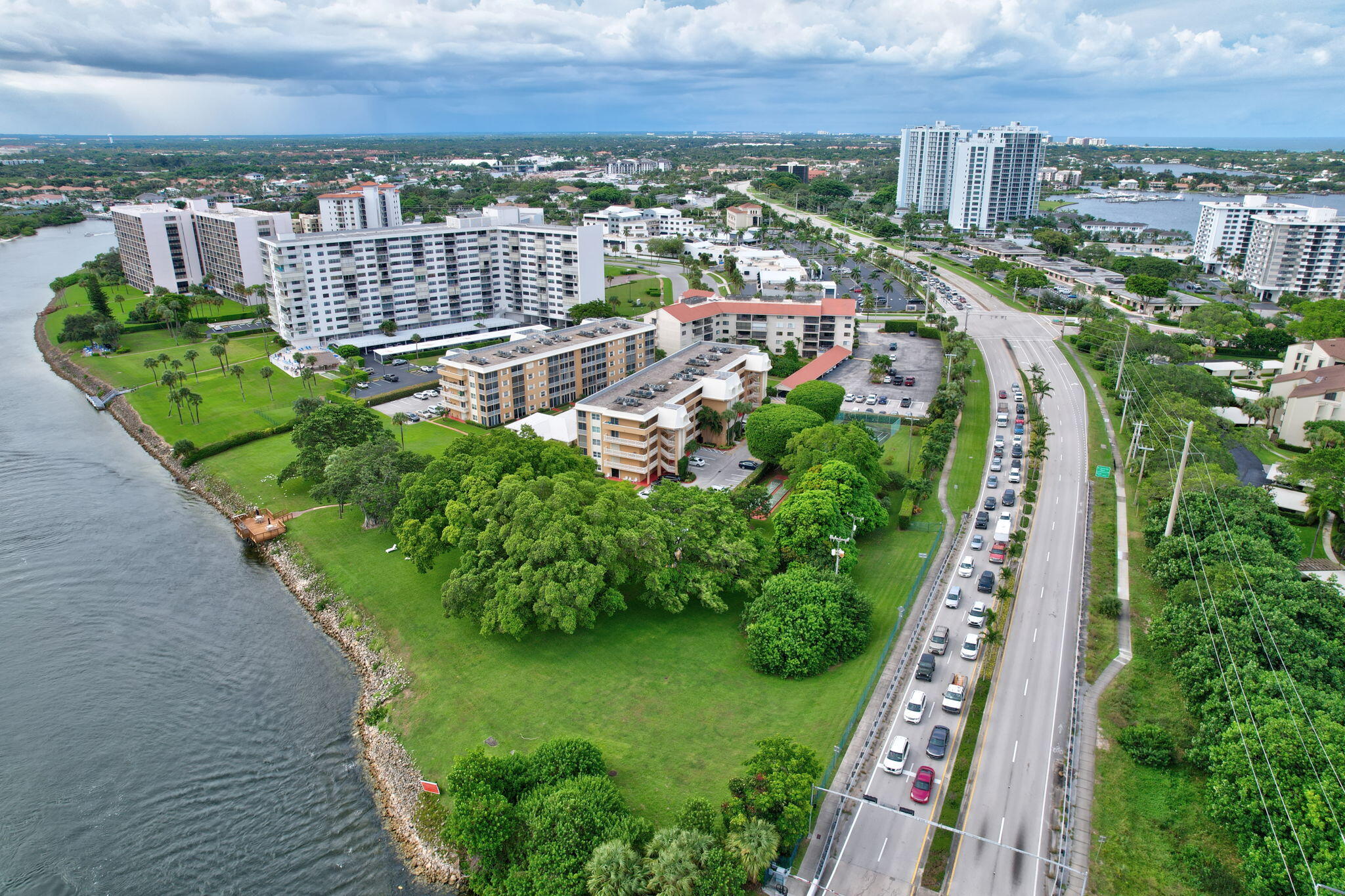 300 Golfview Road, Unit 407 North Palm Beach, FL 33408 - Photo 55 of 56 a view of a city