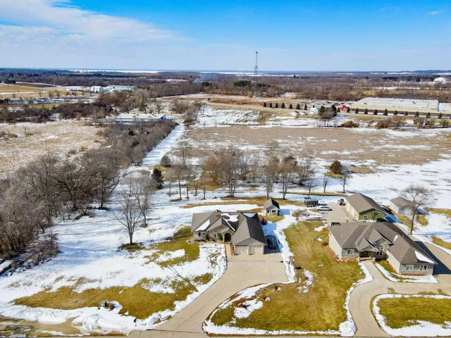 $585,000 | N1617 Carlin Road, Fort Atkinson, WI 53538