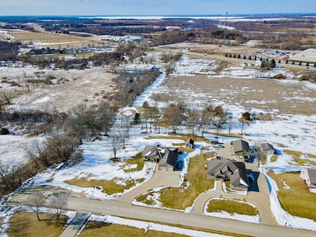 $585,000 | N1617 Carlin Road, Fort Atkinson, WI 53538