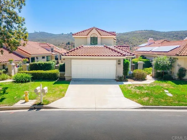 $949,000 | 29142 Laurel Valley Drive, Vista, CA 92084