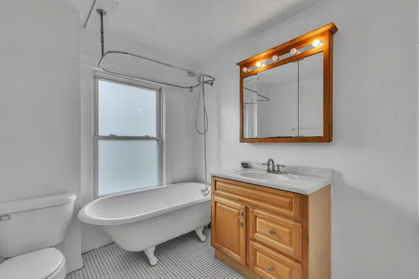 $300,000 | 955 West Cross Street, Ypsilanti, MI 48197