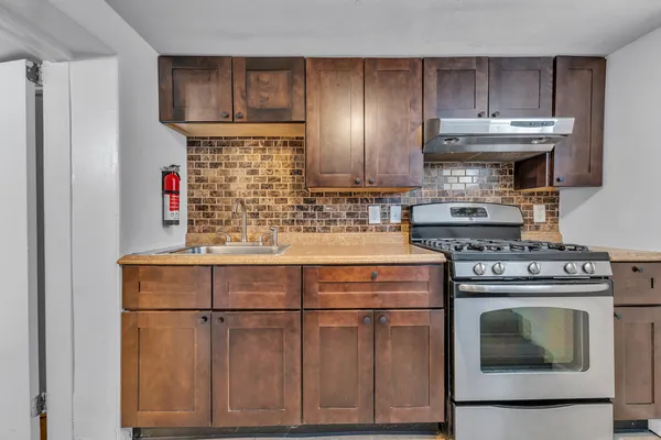 $300,000 | 955 West Cross Street, Ypsilanti, MI 48197