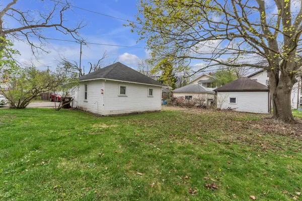 $300,000 | 955 West Cross Street, Ypsilanti, MI 48197