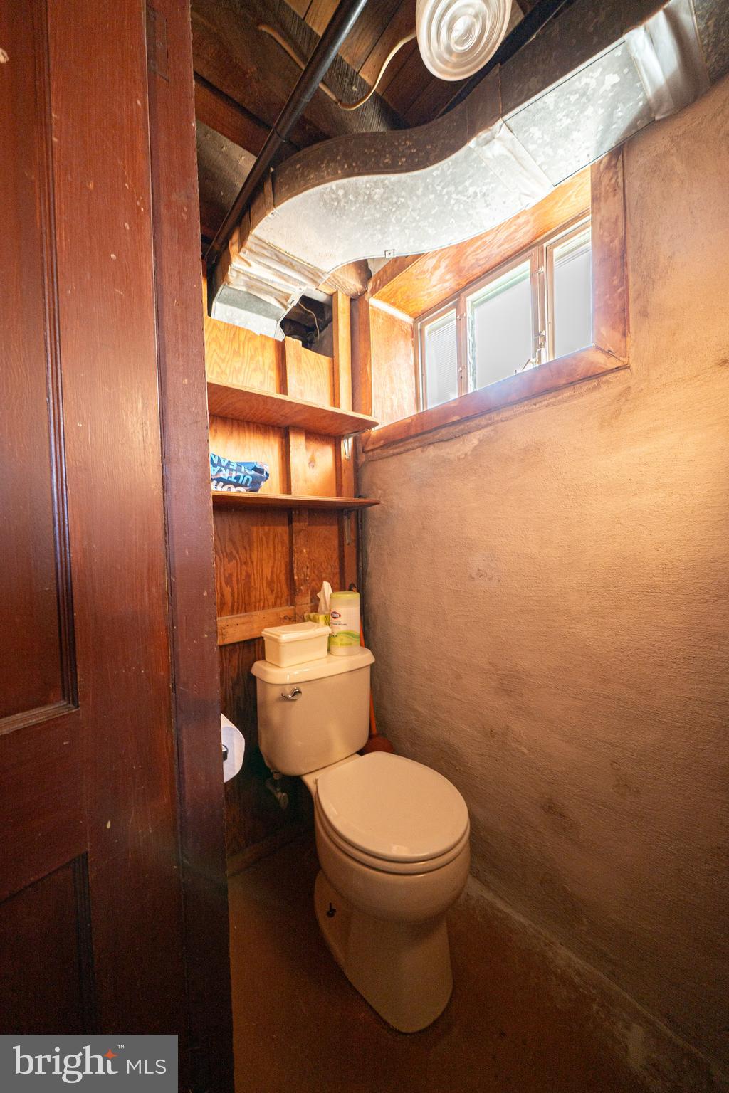 7409 Shisler Street Philadelphia, PA 19111 - Photo 20 of 27 a bathroom with a toilet a sink and a shower