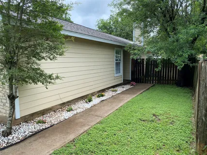 $425,000 | 9511 Curlew Drive, Austin, TX 78748