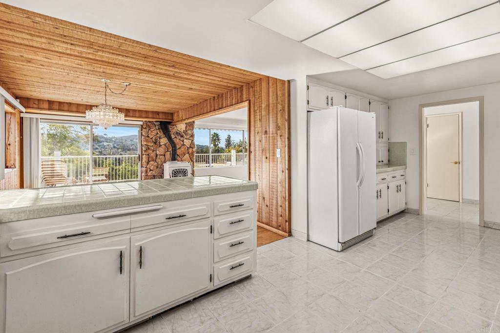 3925 Rogers Road Spring Valley, CA 91977 - Photo 9 of 34