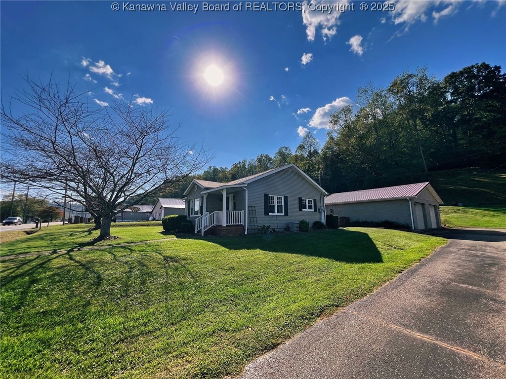 5025 Elk River Road South Elkview, WV 25071 - Photo 5 of 43 Gallery Image 5
