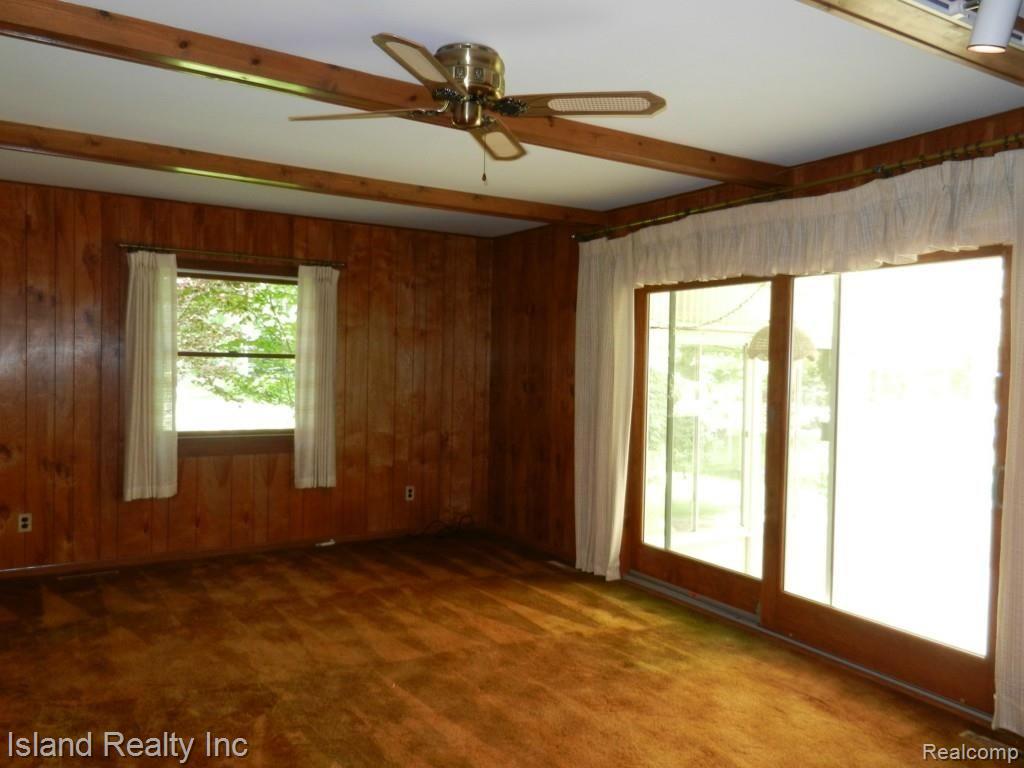 25441 Meridian Road Grosse Ile, MI 48138 - Photo 10 of 22 DSCN5370.jpg