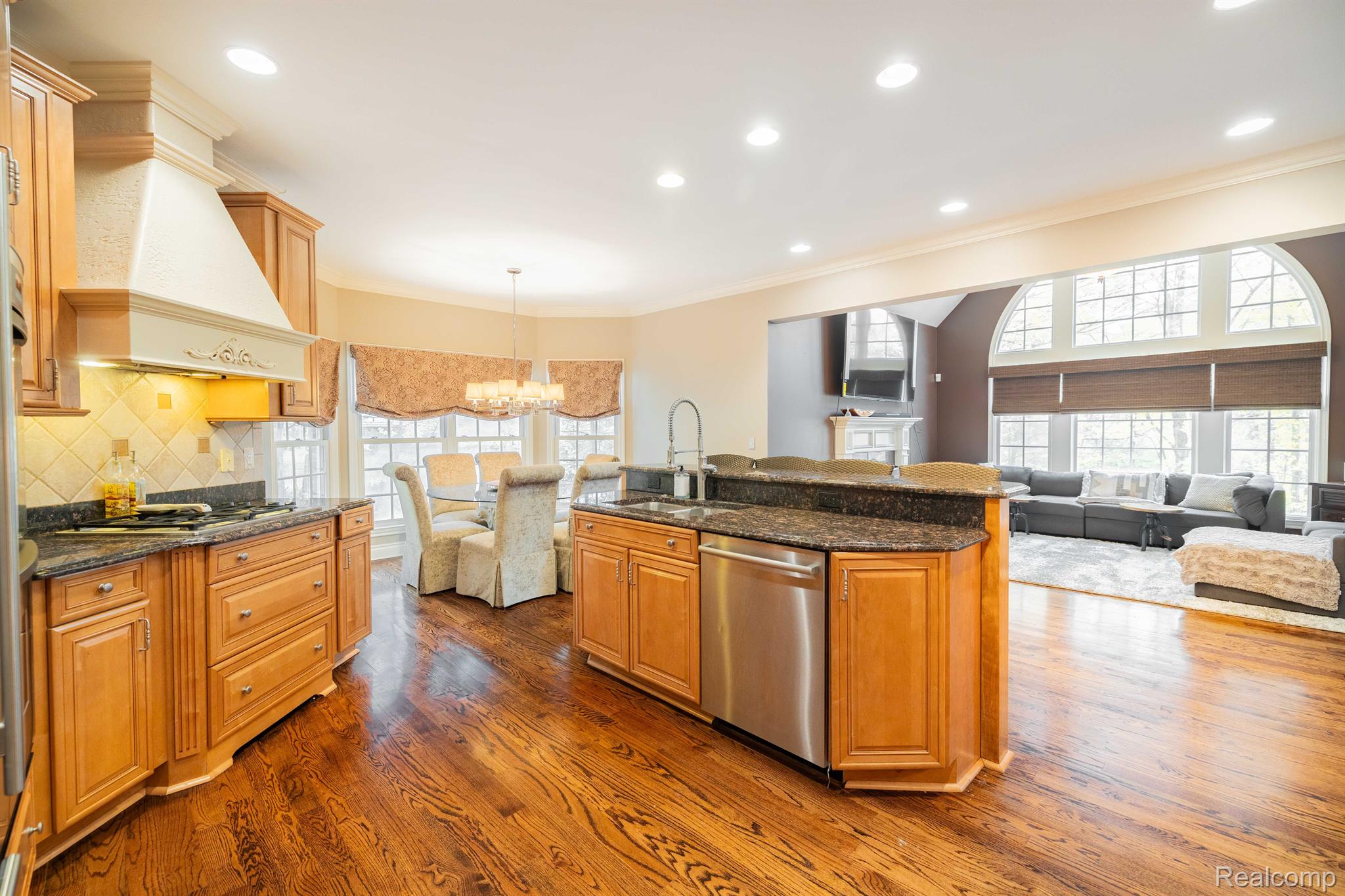 8740 Ridge Road Canton, MI 48187 - Photo 17 of 68 Gallery Image 17