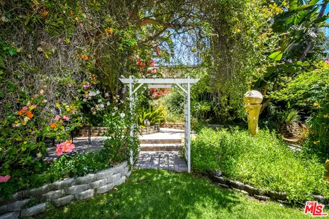 $1,328,000 | 10828 Amigo Avenue, Porter Ranch, CA 91326