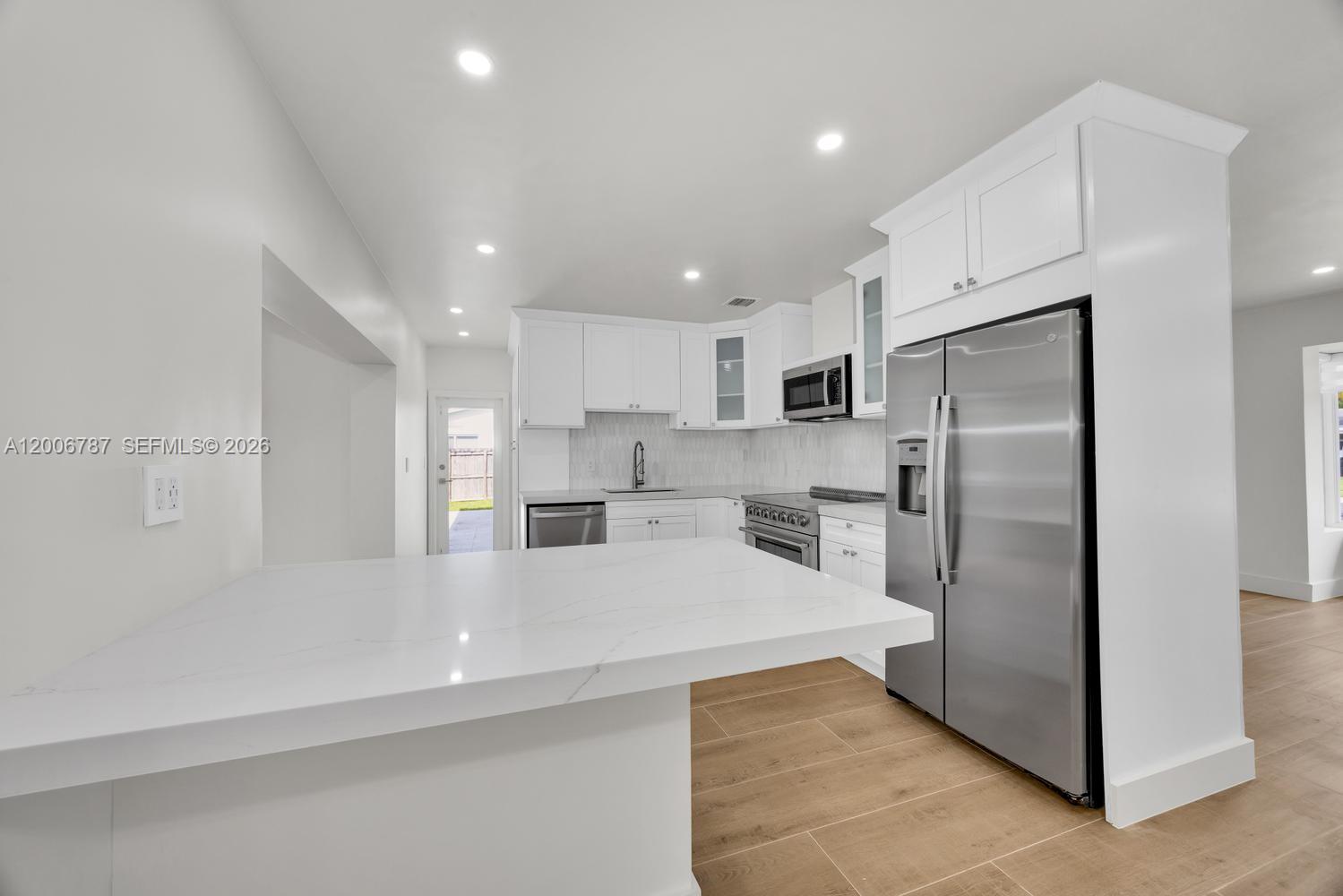 8760 Southwest 83rd Street Miami, FL 33173 - Photo 7 of 26