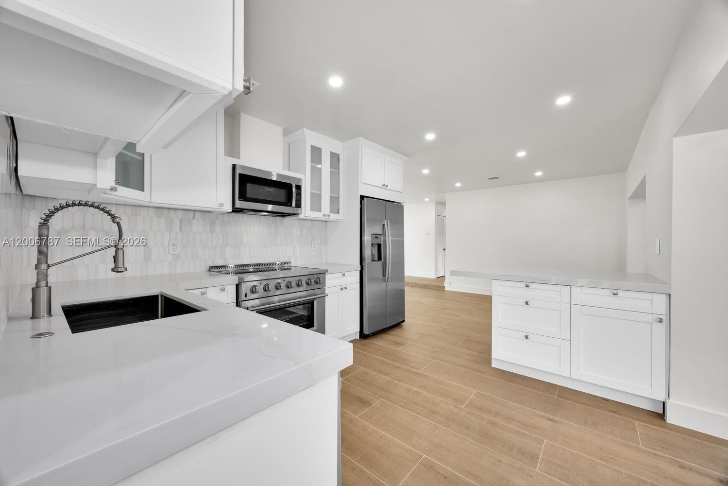 8760 Southwest 83rd Street Miami, FL 33173 - Photo 9 of 26