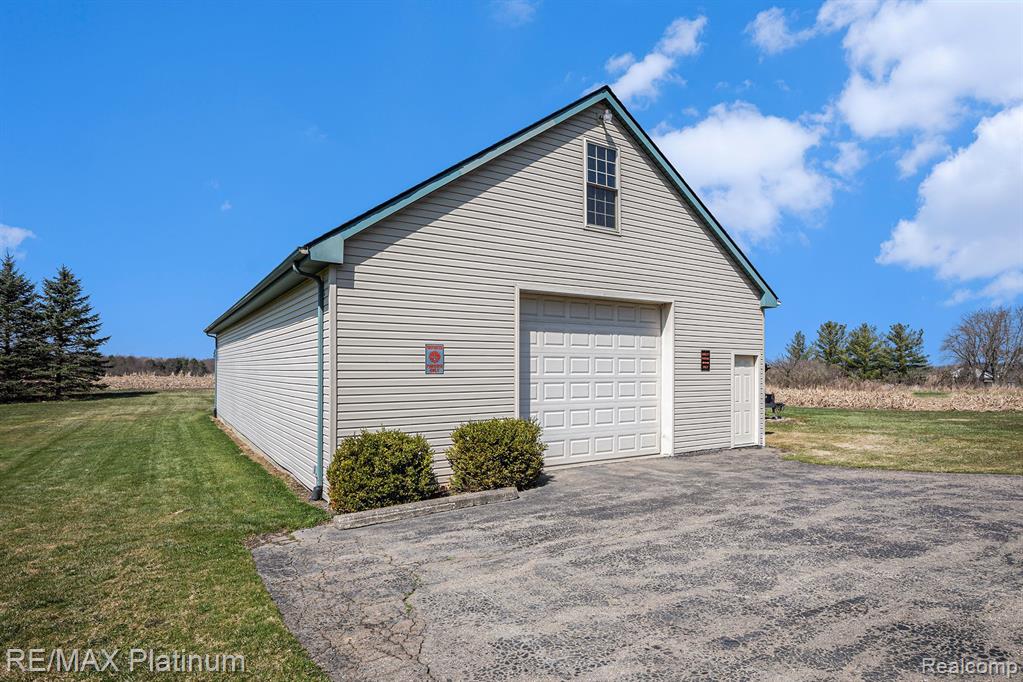 5160 Atlas Road Grand Blanc, MI 48439 - Photo 29 of 39