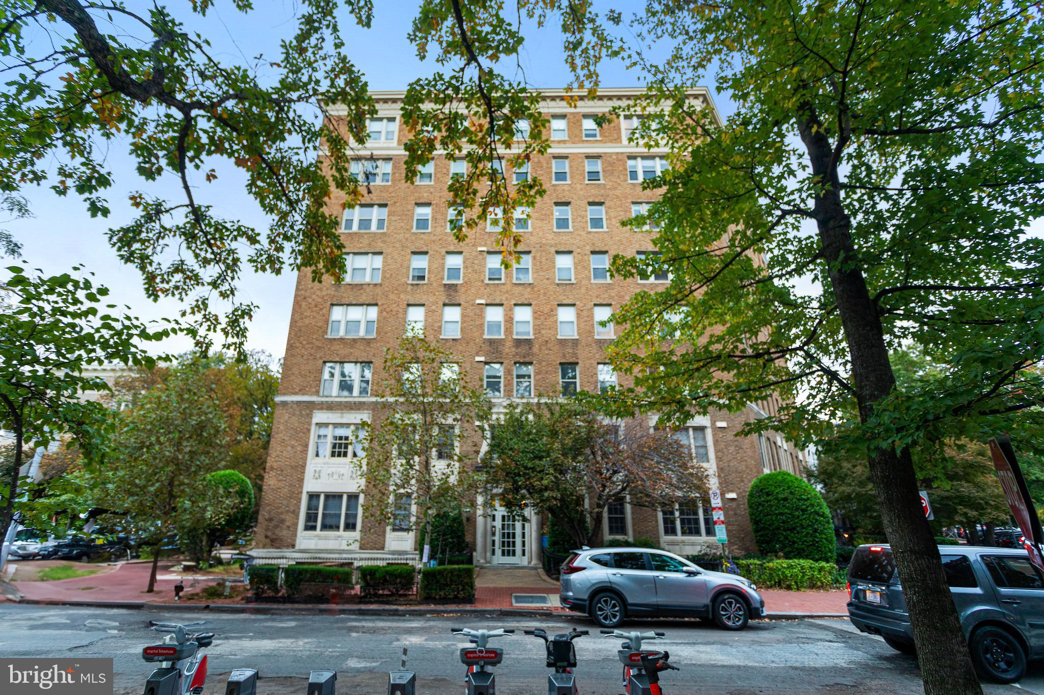 1621 T Street Northwest, Unit 305 Washington, DC 20009 - Photo 3 of 33 a front view of a building with trees