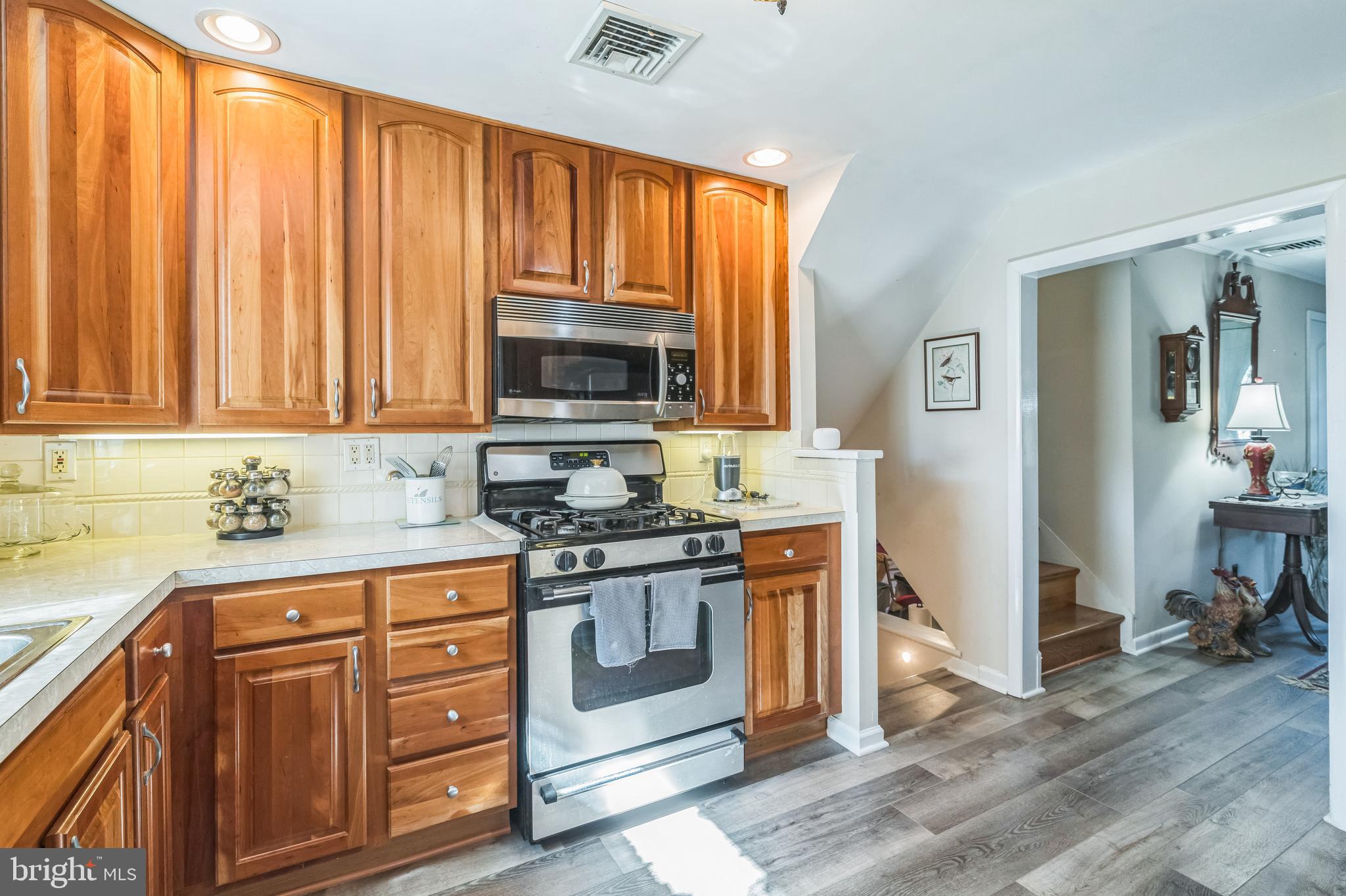 401 Cambridge Road Brookhaven, PA 19015 - Photo 7 of 22