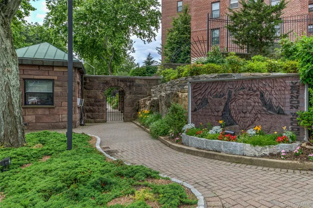 $160,000 | 166 Pearsall Drive, Unit 5E, Mount Vernon, NY 10552