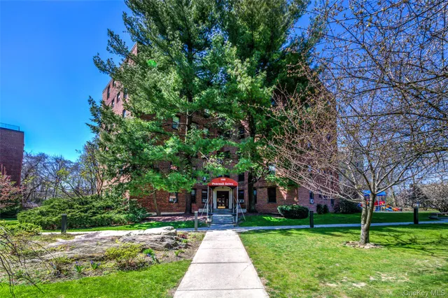 $160,000 | 166 Pearsall Drive, Unit 5E, Mount Vernon, NY 10552