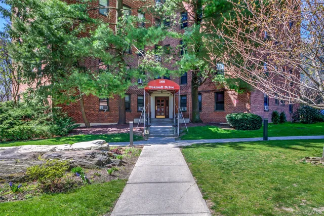 $160,000 | 166 Pearsall Drive, Unit 5E, Mount Vernon, NY 10552
