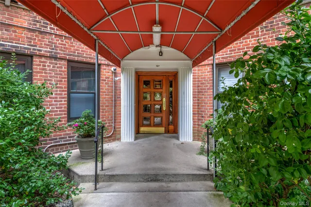 $160,000 | 166 Pearsall Drive, Unit 5E, Mount Vernon, NY 10552