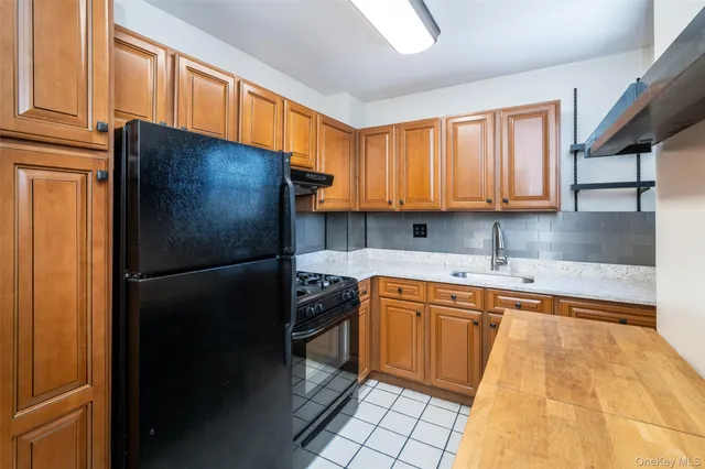 $160,000 | 166 Pearsall Drive, Unit 5E, Mount Vernon, NY 10552