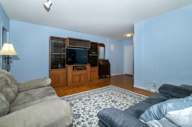 $160,000 | 166 Pearsall Drive, Unit 5E, Mount Vernon, NY 10552