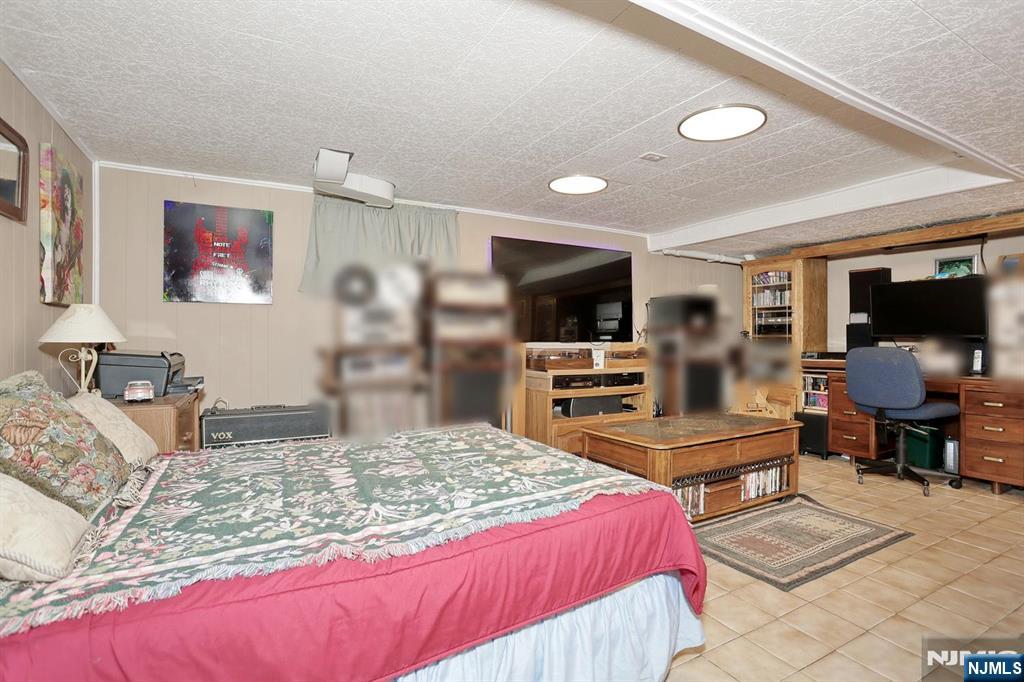 393 New Bridge Road Bergenfield, NJ 07621 - Photo 26 of 37