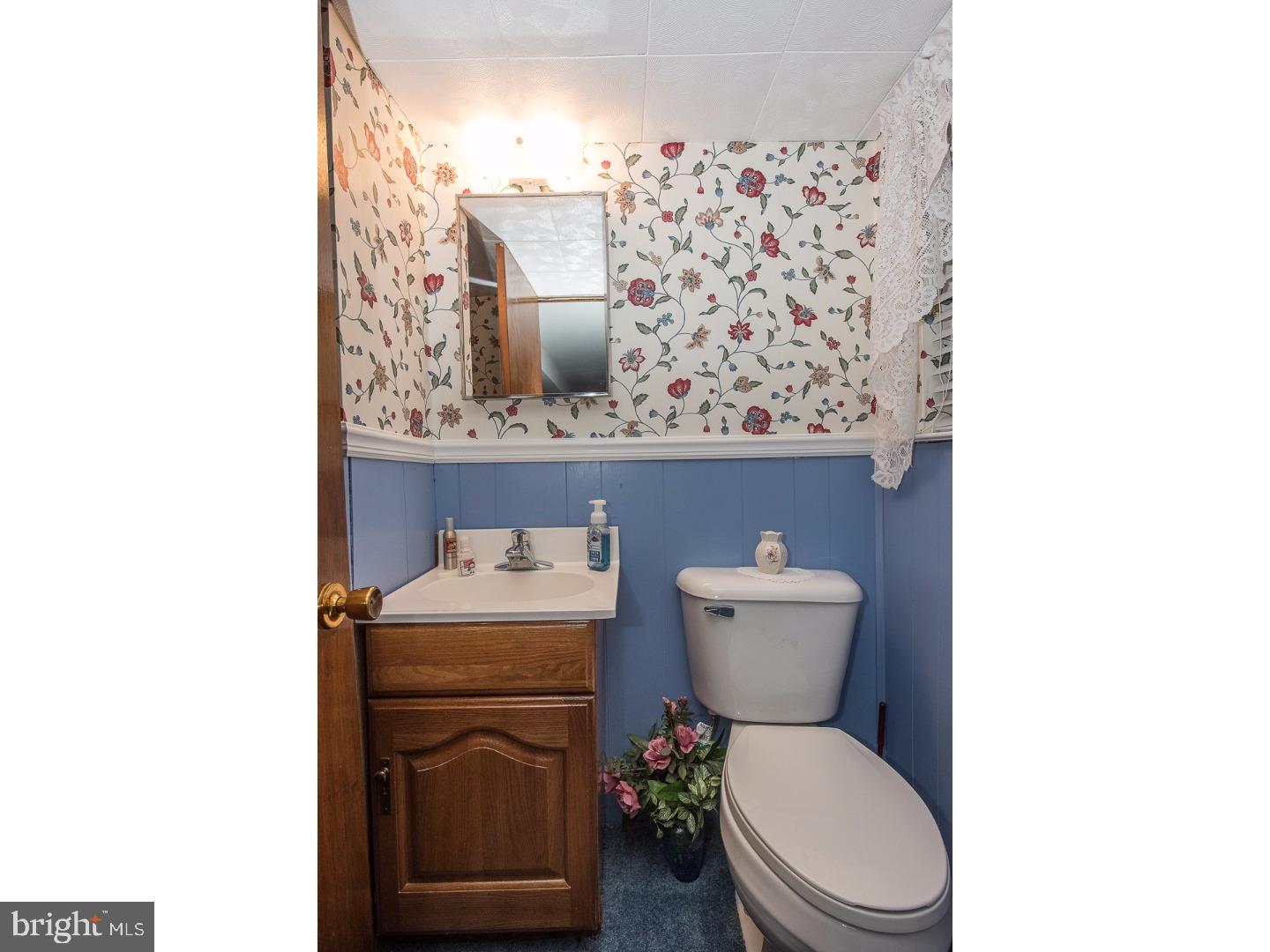 516 Rohach Road Aston, PA 19014 - Photo 17 of 21 Half Bath