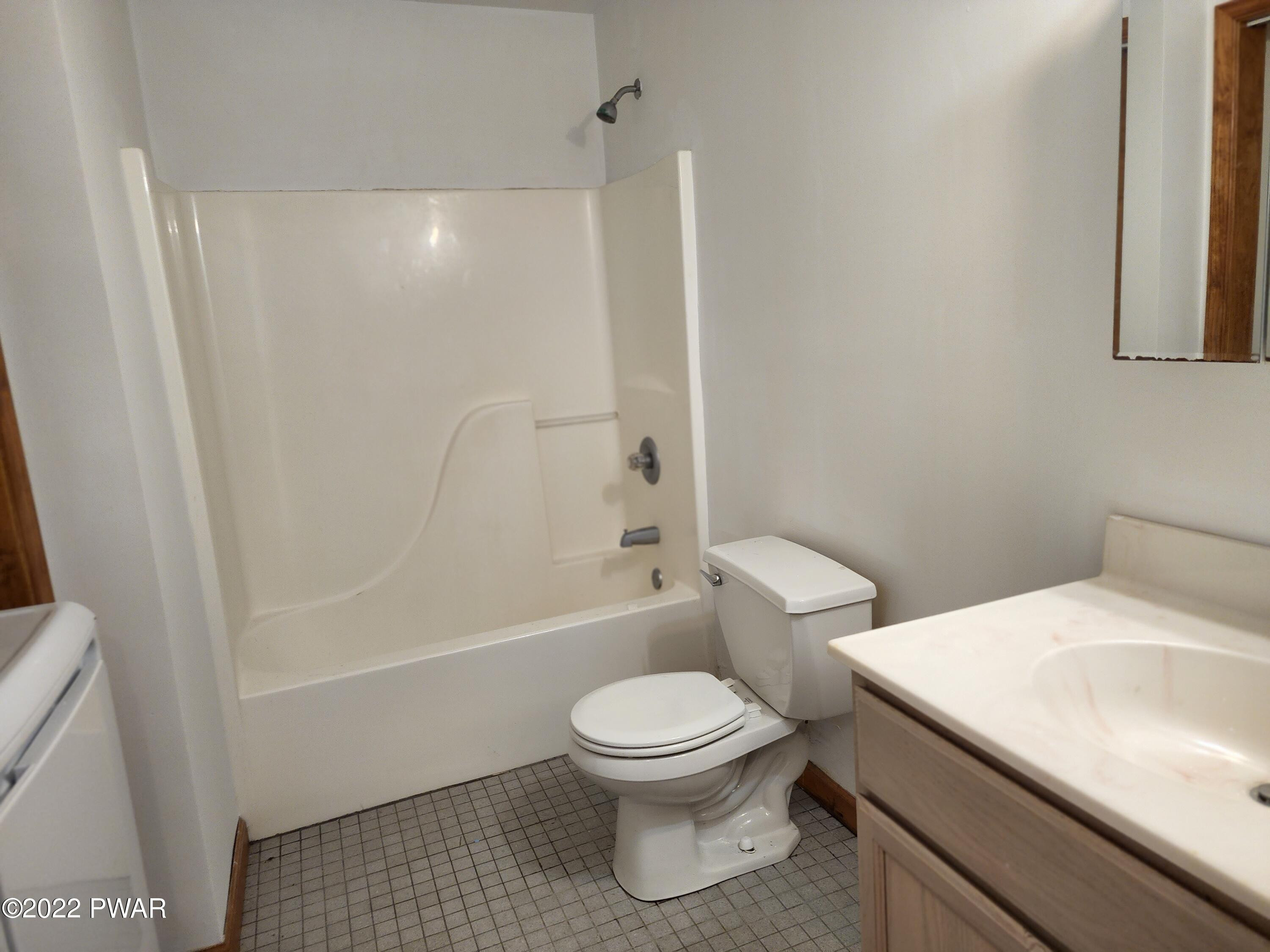 237 Ridge Drive Milford, PA 18337 - Photo 9 of 14