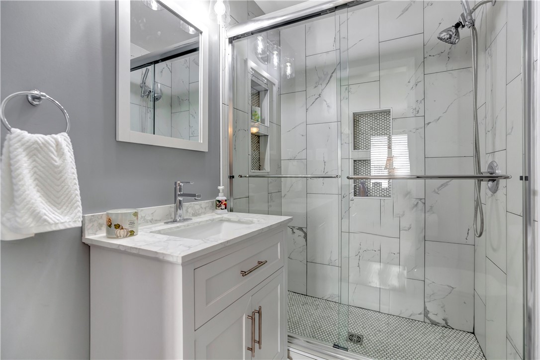 304 Shadow Lane Seneca, SC 29678 - Photo 20 of 33 New master bath