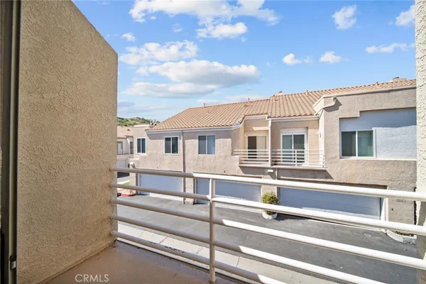 $639,900 | 25725 Perlman Place, Unit 127, Stevenson Ranch, CA 91381