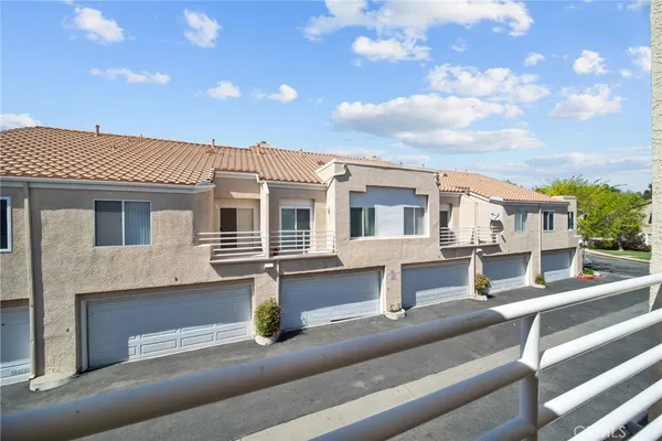 $639,900 | 25725 Perlman Place, Unit 127, Stevenson Ranch, CA 91381