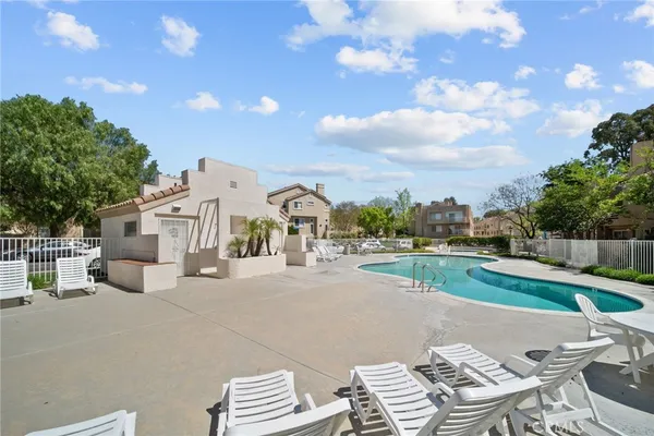 $639,900 | 25725 Perlman Place, Unit 127, Stevenson Ranch, CA 91381