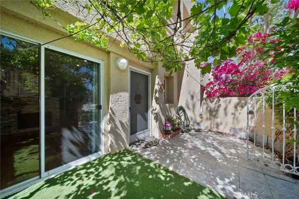 $639,900 | 25725 Perlman Place, Unit 127, Stevenson Ranch, CA 91381