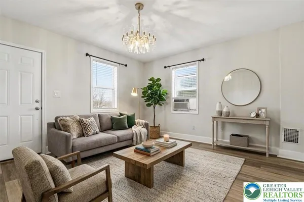 $1,995 | 1226 Railroad Street, Bethlehem, PA 18015