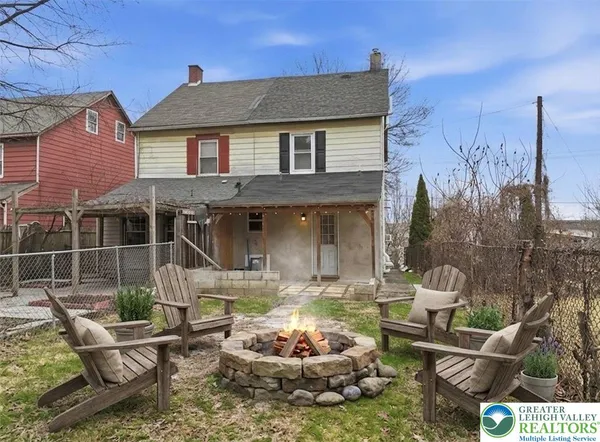 $1,995 | 1226 Railroad Street, Bethlehem, PA 18015