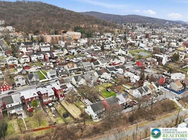 $1,995 | 1226 Railroad Street, Bethlehem, PA 18015