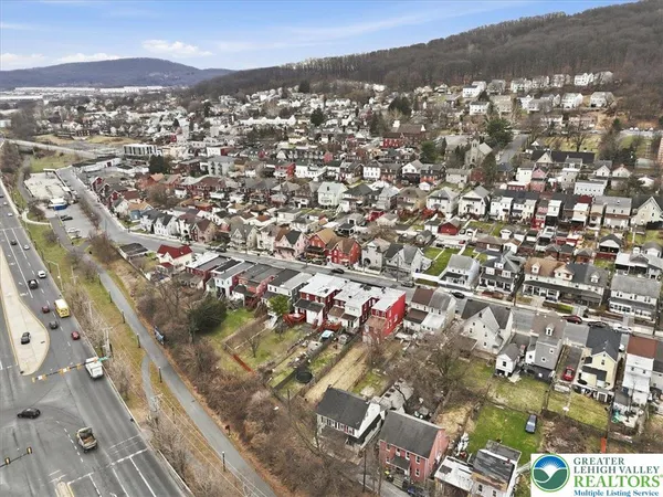 $1,995 | 1226 Railroad Street, Bethlehem, PA 18015