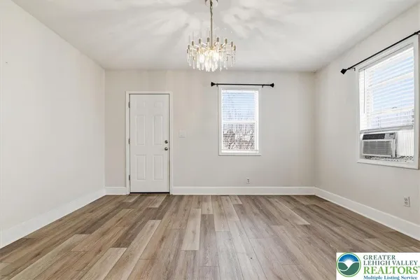 $1,995 | 1226 Railroad Street, Bethlehem, PA 18015