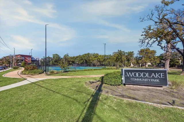 $164,950 | 2100 Tanglewilde Street, Unit 318, Houston, TX 77063