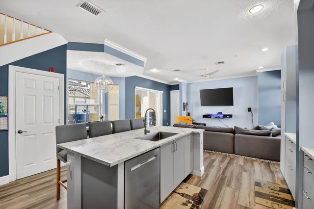 $885,000 | 6802 Houlton Circle, Lake Worth, FL 33467