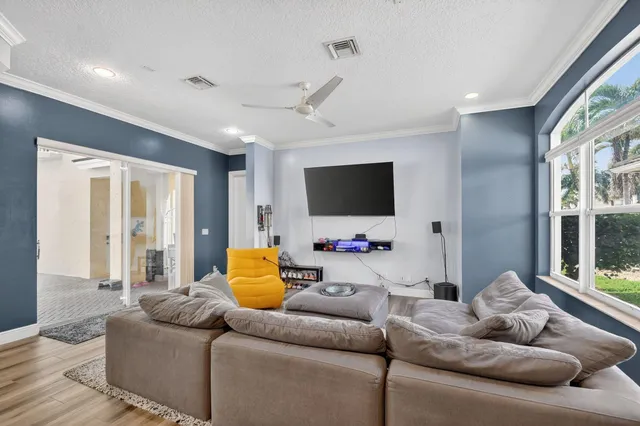 $885,000 | 6802 Houlton Circle, Lake Worth, FL 33467