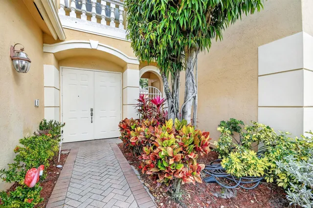 $885,000 | 6802 Houlton Circle, Lake Worth, FL 33467