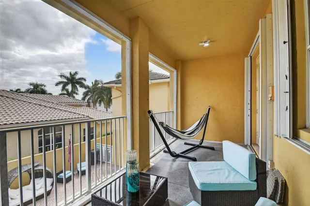 $885,000 | 6802 Houlton Circle, Lake Worth, FL 33467